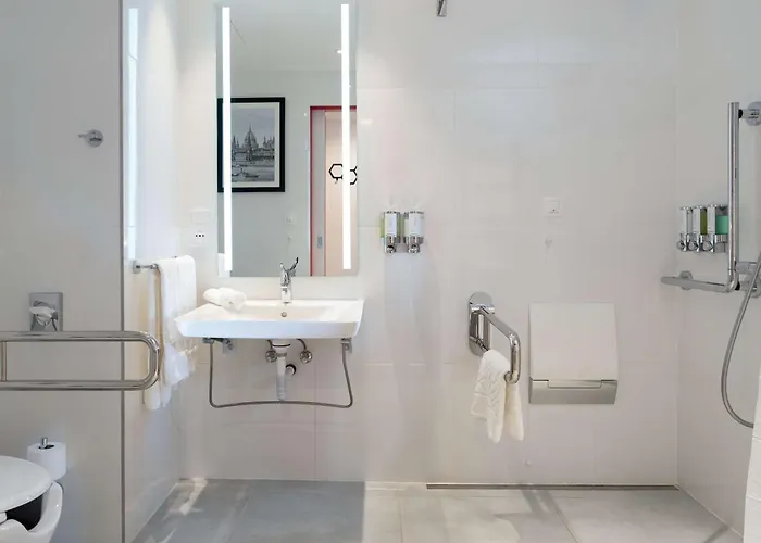 Queen Room Mobility accessible