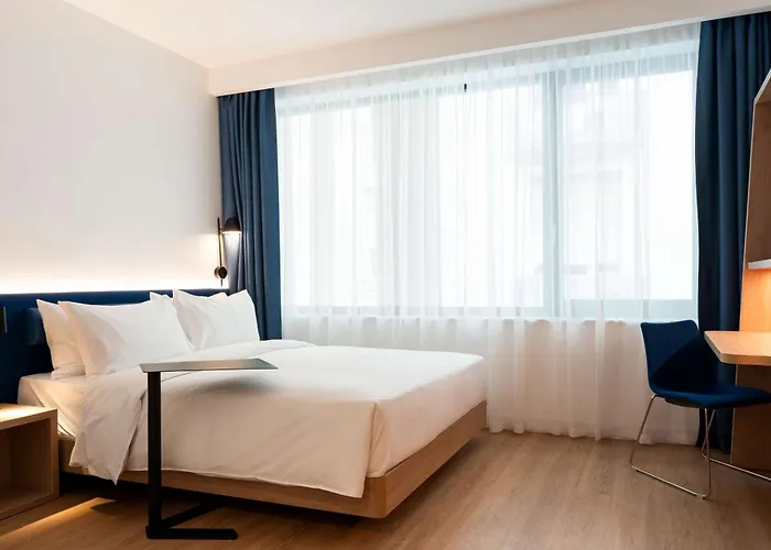 Queen Room Mobility accessible
