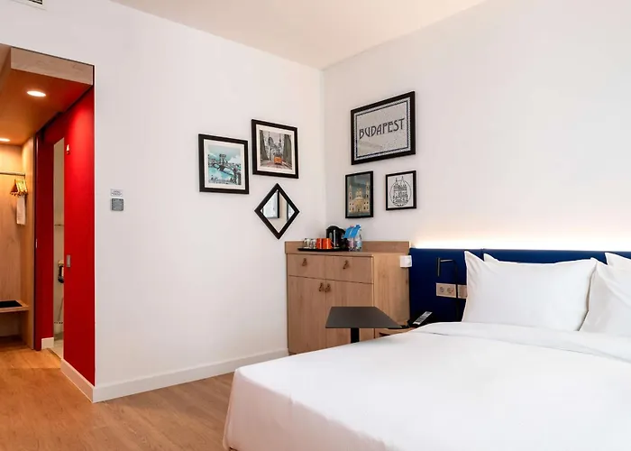 Queen Room Mobility accessible